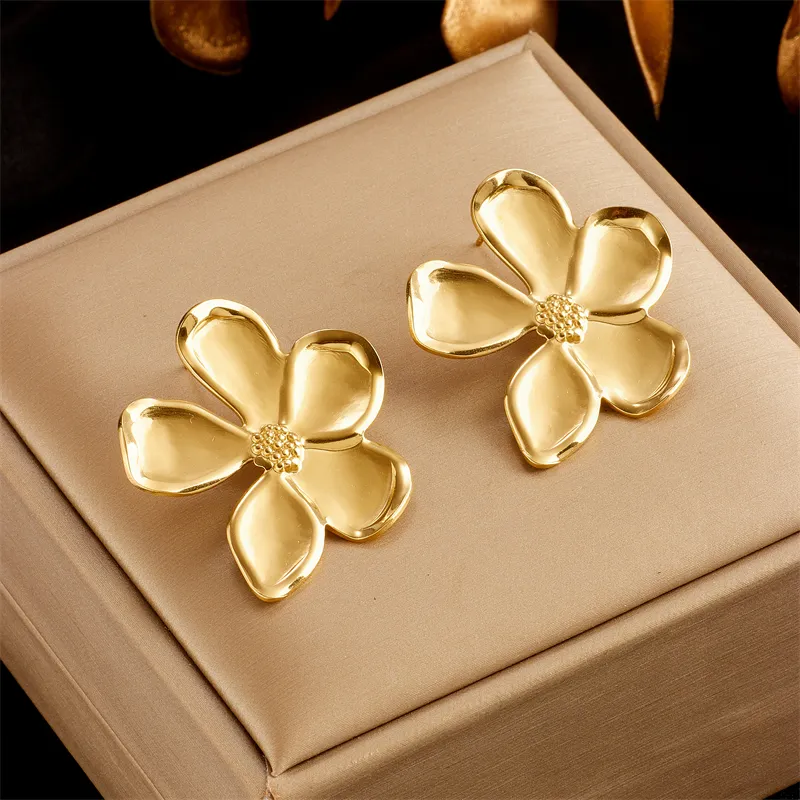 Vintage Golden Flower Earrings