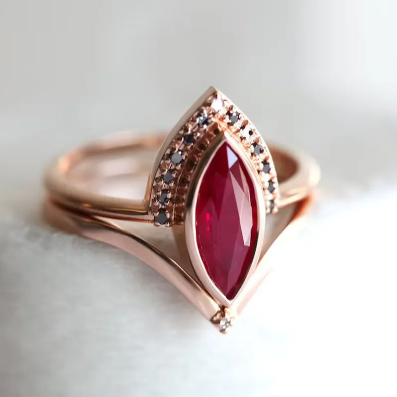 Vintage Golden Red Crystal Ring