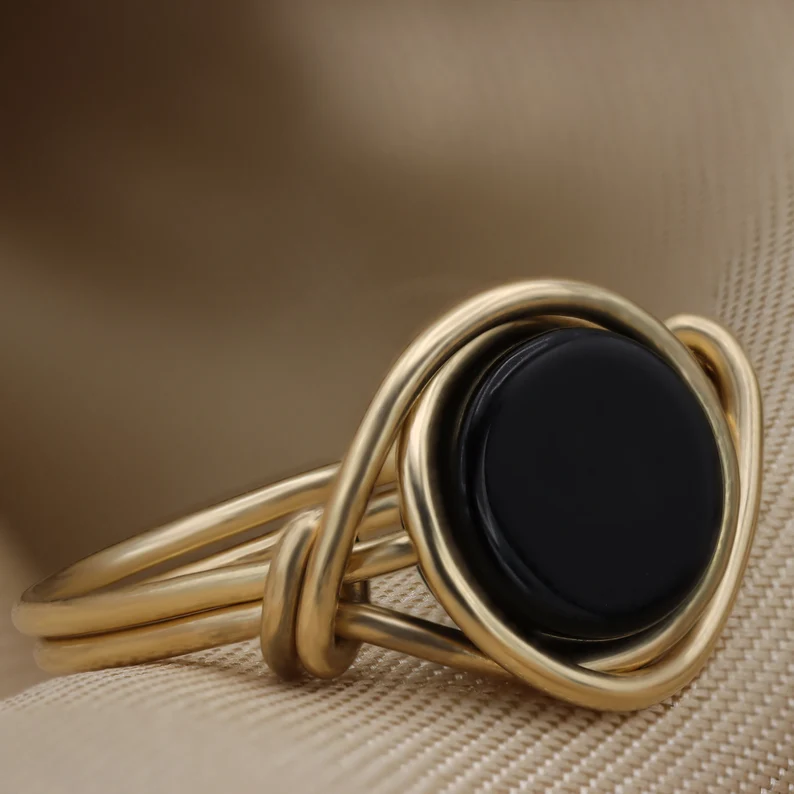 Vintage Black Stone Gold Ring