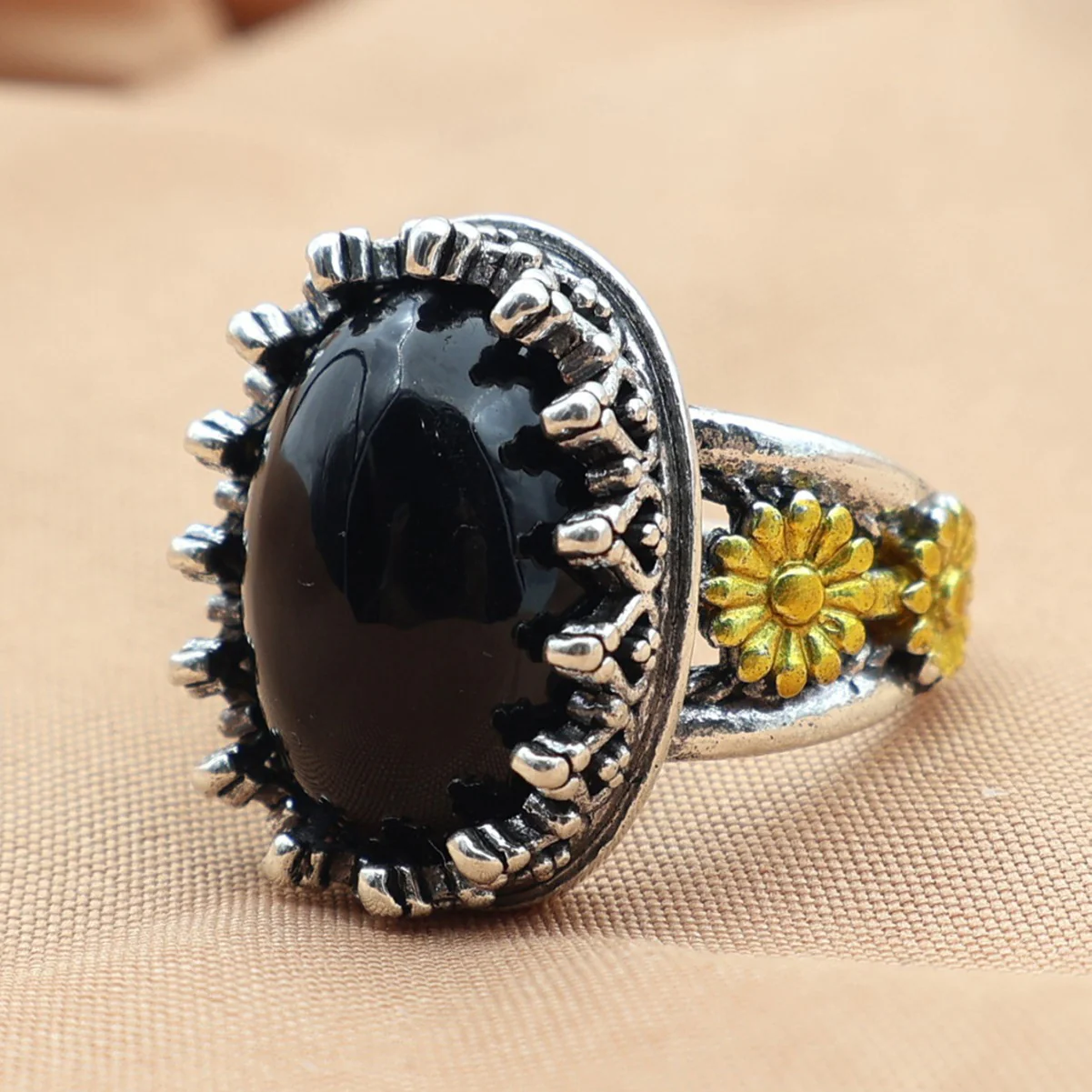 Vintage Black Inlaid Stone Silver Ring