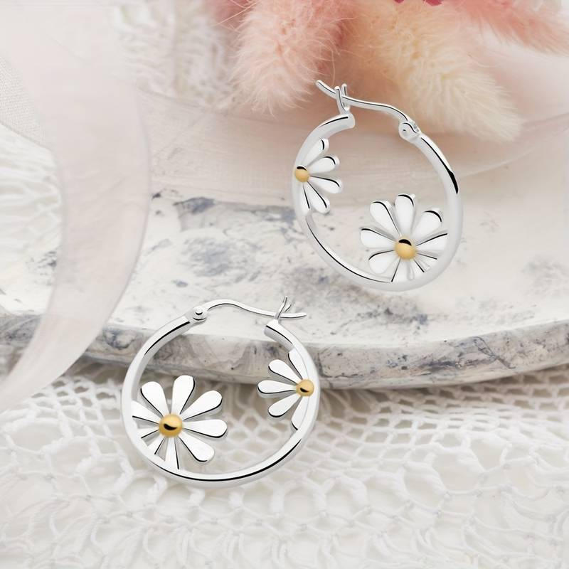 Vintage Rounded Daisy Silver Earrings